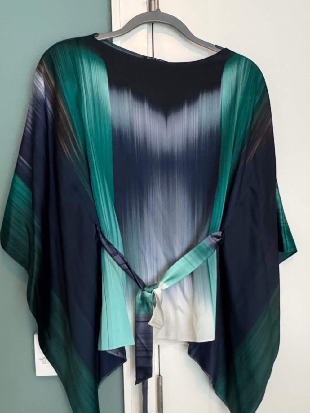 Elle Tahari Ombre Silk-Feel Blouse Size 12/ Flowy Tie-Back Top